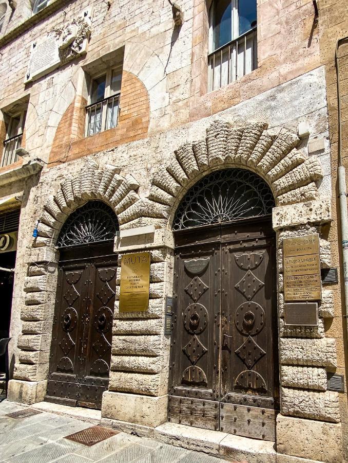 Royal Domus Perugia - Via Mazzini Apartment Bagian luar foto